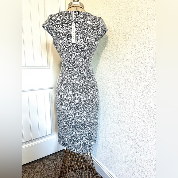 Pierri Dress Size 8 NWT Grey Sheath Dress with Zipper Accents Short Sleeves - Picture 7 of 16